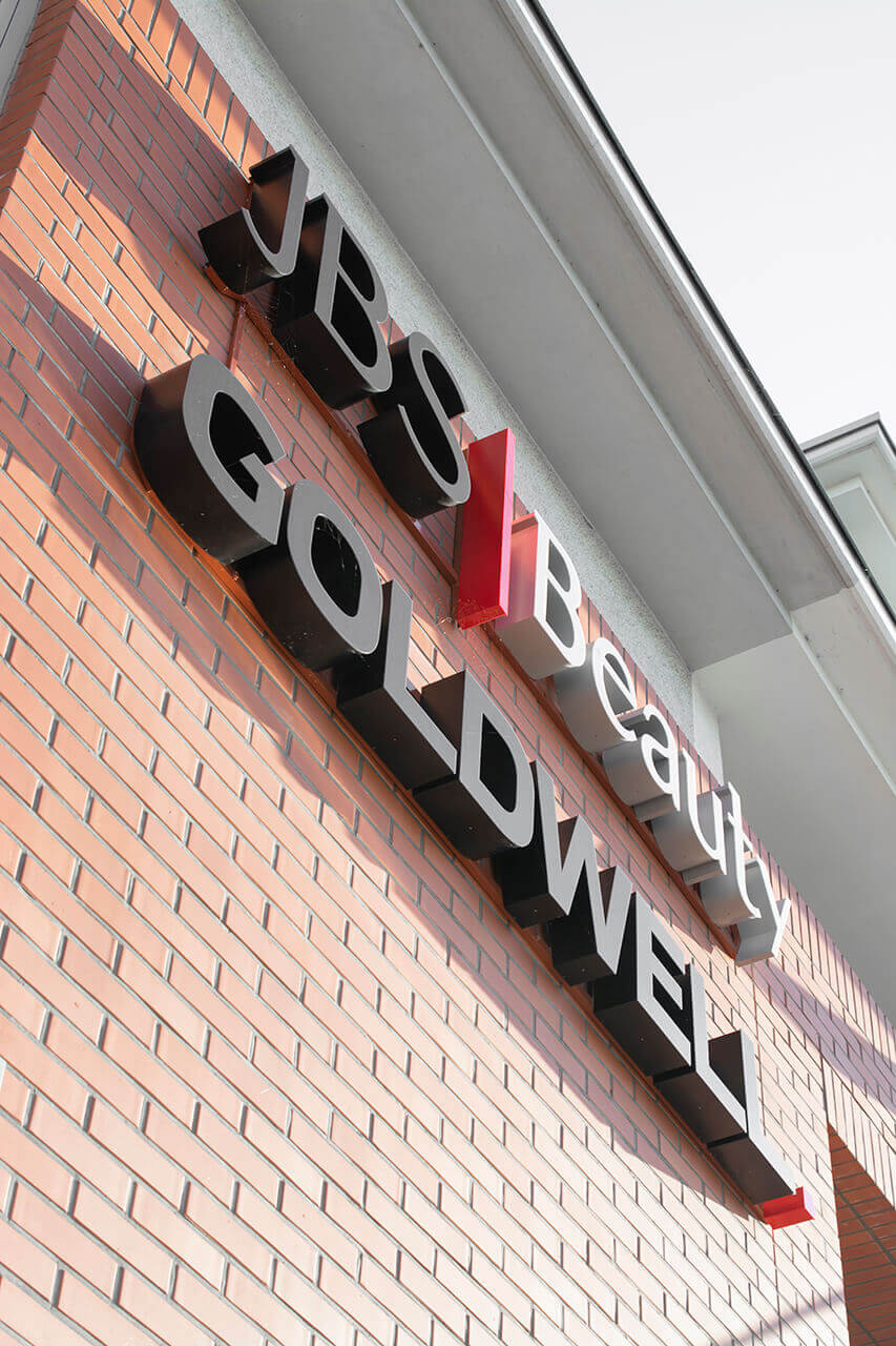 Goldwell  - jbs-goldwell-bauty-letter-colour-illuminated-led-letter-signs-on-the-wall-of-the-building-letter-signs-on-the-height-of-the-beglach-letter-signs-on-the-office building-gdansk-letnica (11) 